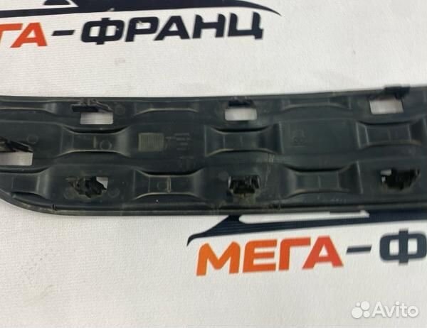 Заглушка бампера передняя Citroen C3 Picasso