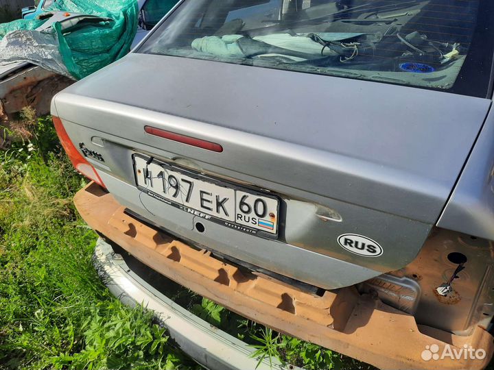 Крышка багажника на forb focus 1 седан