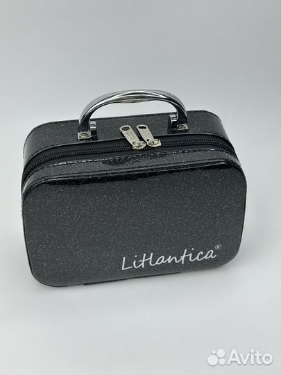 Детская косметика в чемодане