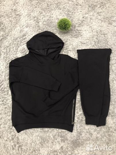 Спортивный костюм женский