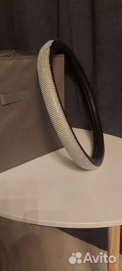 Оплётка на руль со стразами