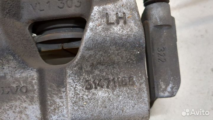 Суппорт левый передний Volvo XC40