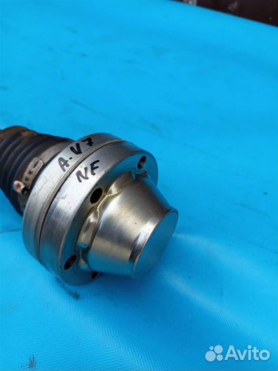 Приводной вал передний правый VW Touareg NF (2011