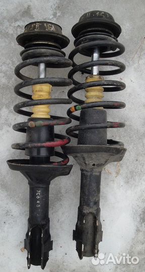 Передние стойки golf 2