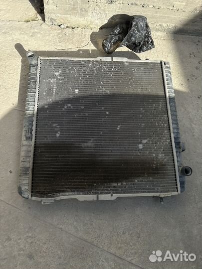 Радиатор охлаждения на BMW m5 f90
