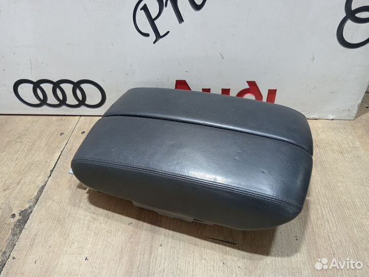 Подлокотник audi a8 d4