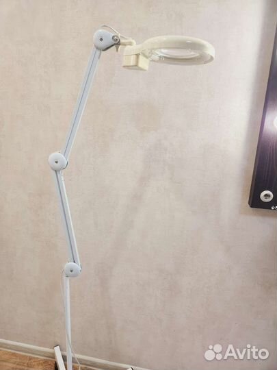 Лампа лупа для косметолога