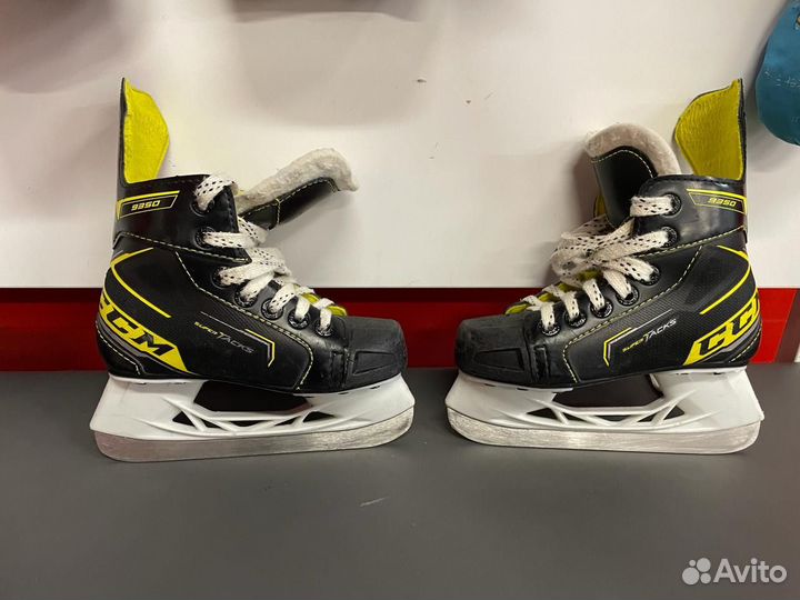 Коньки хоккейные детские