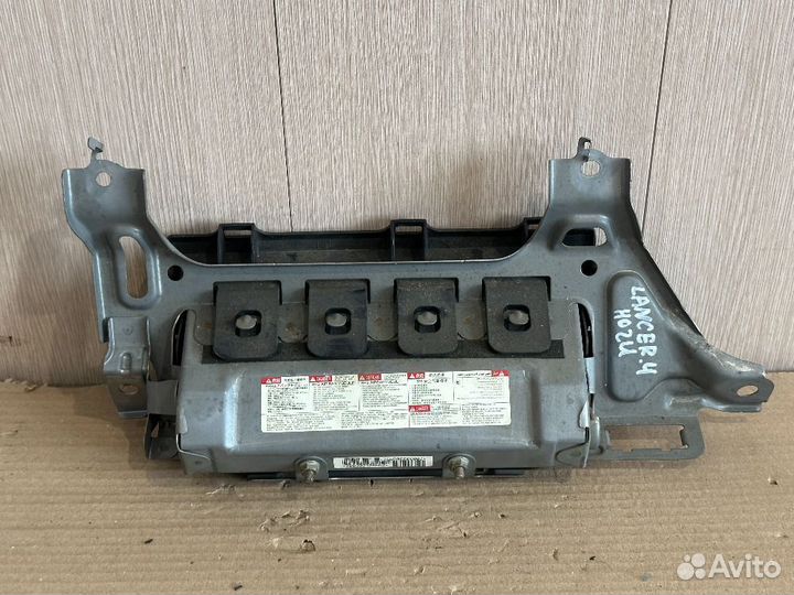 Подушка безопасности коленная Mitsubishi Lancer 10