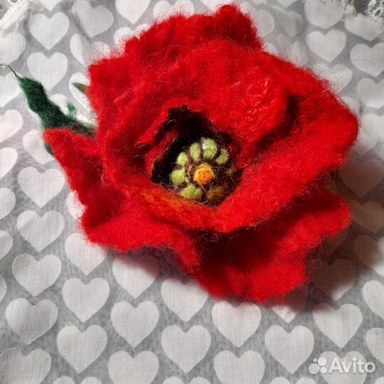 Брошки в технике сухого и мокрого валяния