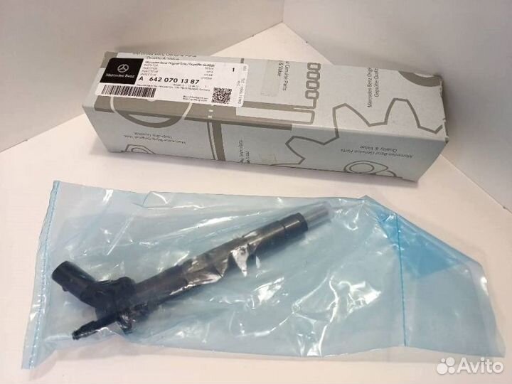 Форсунка топливная Mercedes-Benz A6420701387