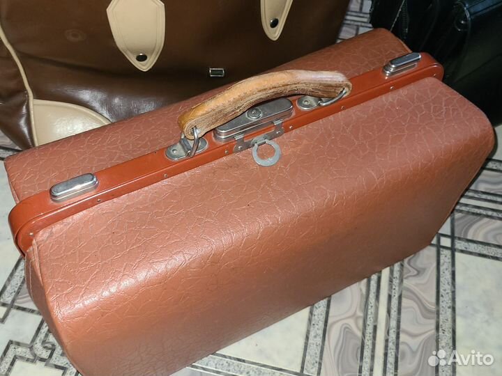 Саквояж, сумка и портфель из прошлого