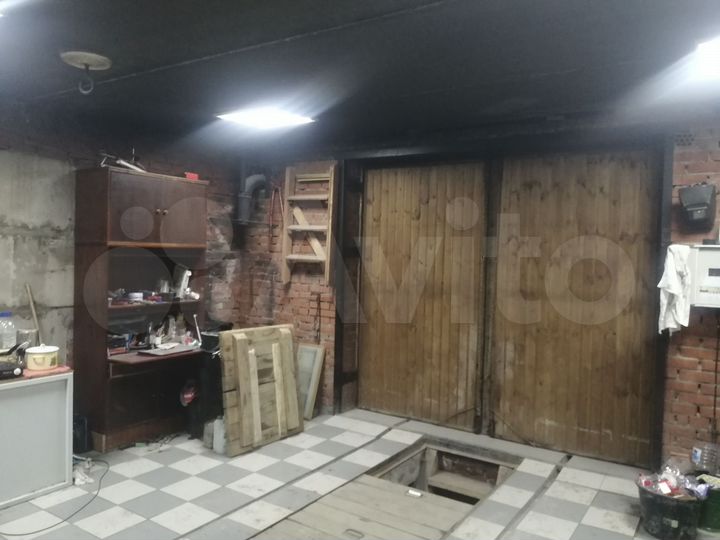 Гараж, > 30 м²