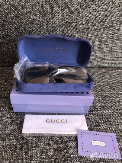 Очки солнцезащитные