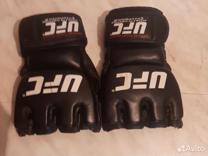 Боксерские перчатки