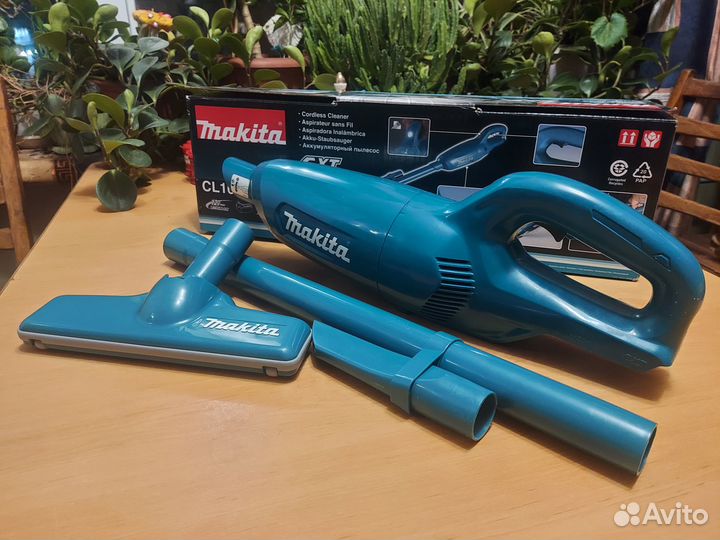Аккумуляторный пылесос Makita CL106FDZ