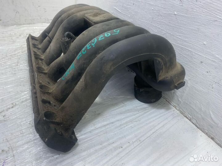 Впускной коллектор