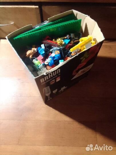 Коробка с лего 1 кг есть фигурки