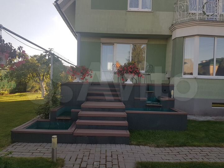 Дом 218 м² на участке 9,5 сот.