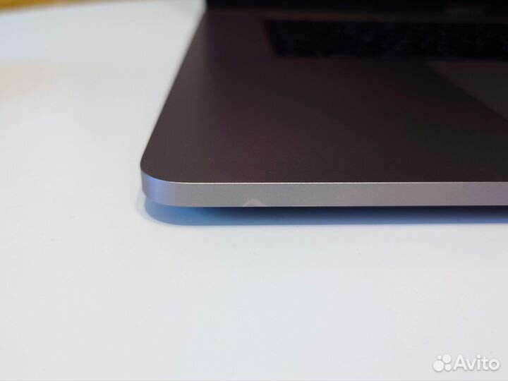 Ноутбук Apple MacBook Pro 15 2017 512 GB