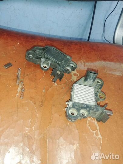 Регулятор напряжения генератора Лада Ларгус