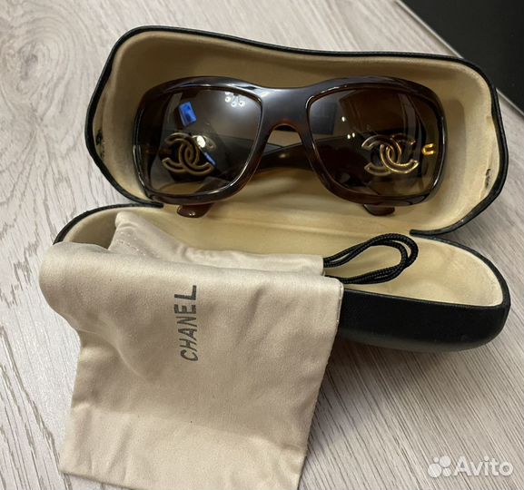 Солнечные очки Chanel
