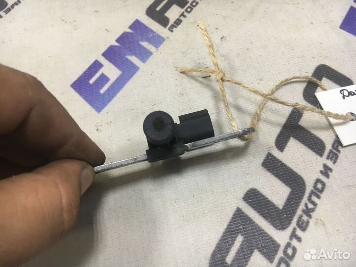 Датчик коленвала Рено Логан 2