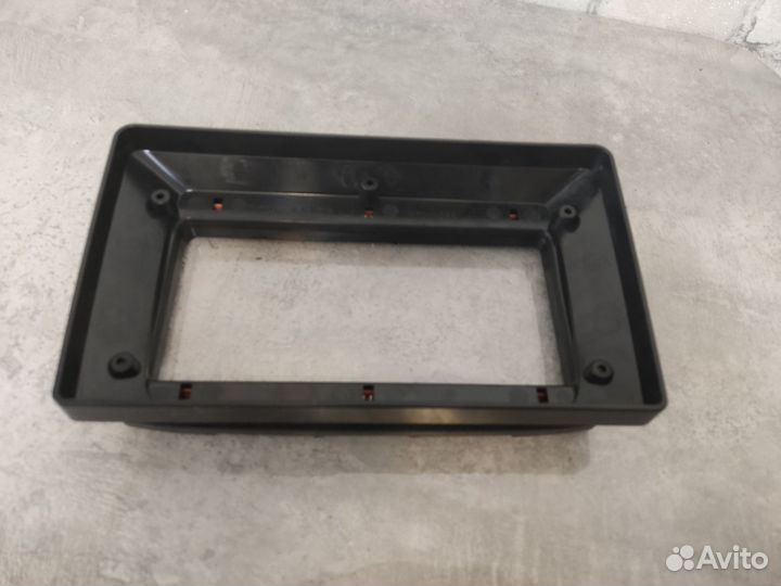 Рамка для 9 дюймовой магнитолы duster 2