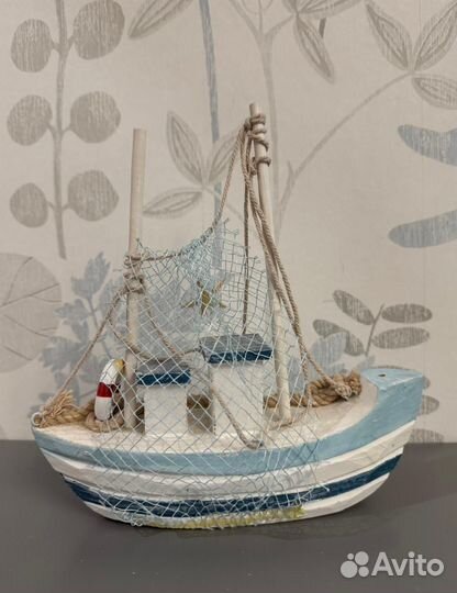 Фигурки декоративные из дерева