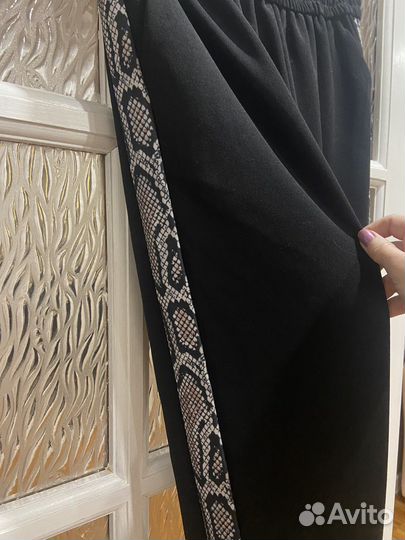 Спортивный костюм женский