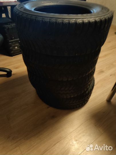 Bridgestone Ice Cruiser 5000 215/65 R16 98