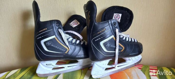 Коньки хоккейные 40 размер