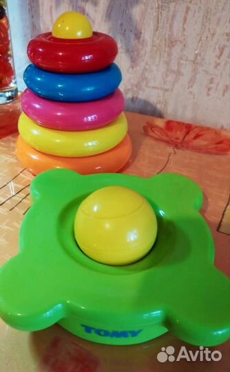 Пирамидка Tomy