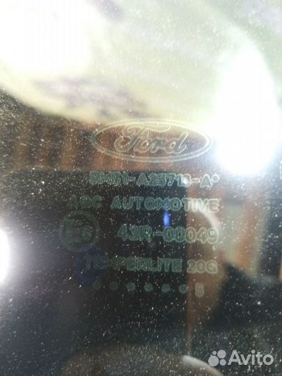 Стекло боковое заднее левое Ford Focus 3 1.6