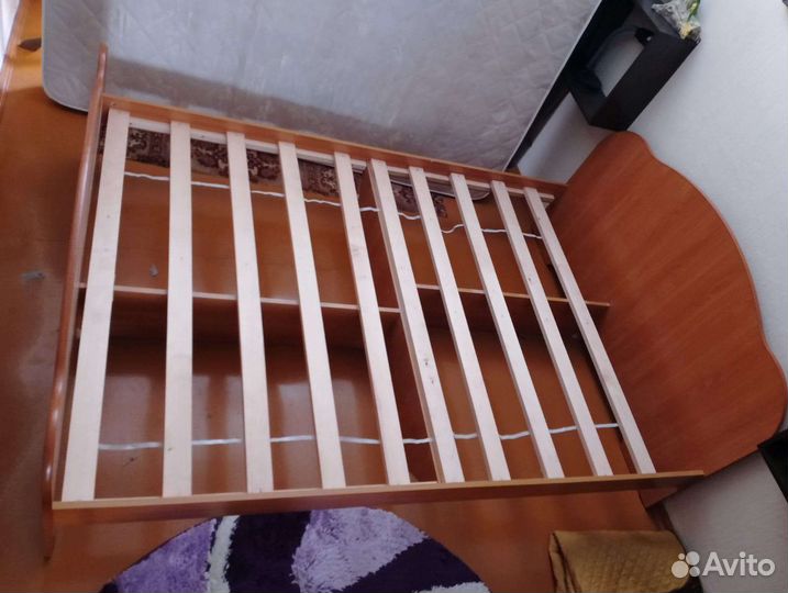 Кровать