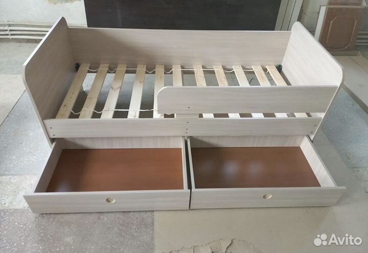 Детская кровать 180 на 80 с матрасом