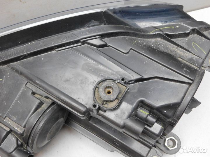 Фара правая Volkswagen Jetta