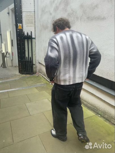 Свитер supreme blurred logo