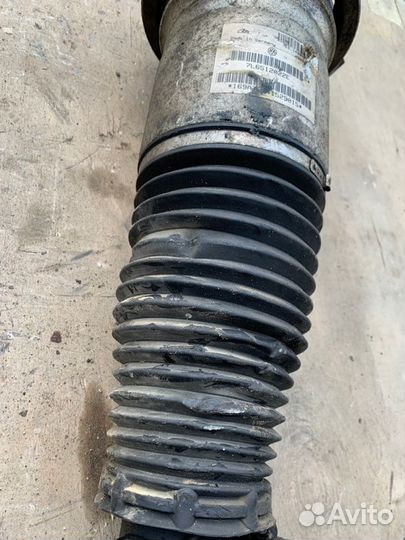 Пневмостойка задняя правая Volkswagen Touareg