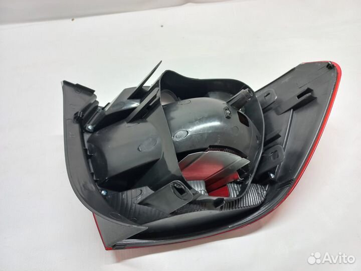 Фонарь задний volkswagen polo 2015