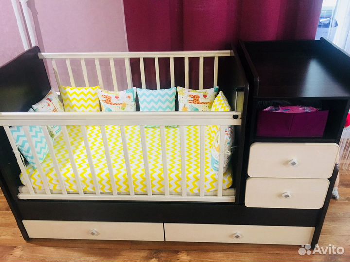 Бортики и поинадлежности в кроватку