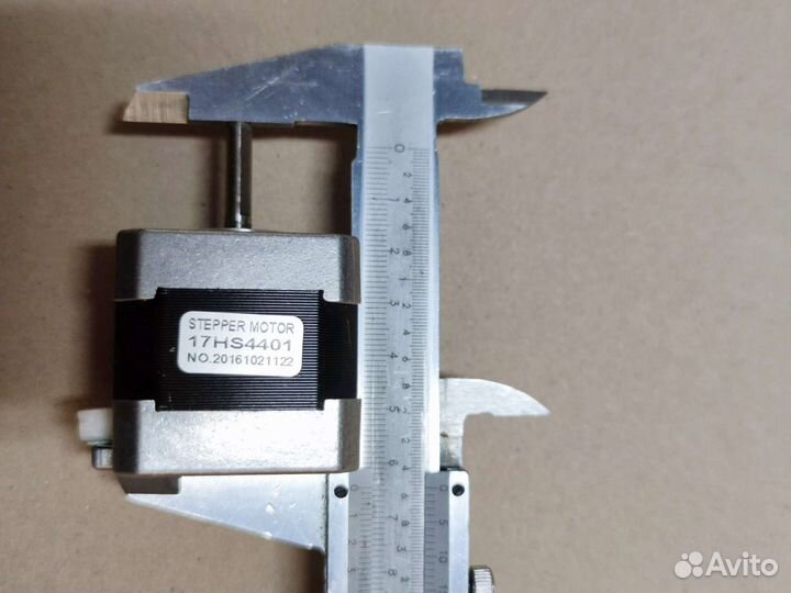 Шаговый двигатель nema 17