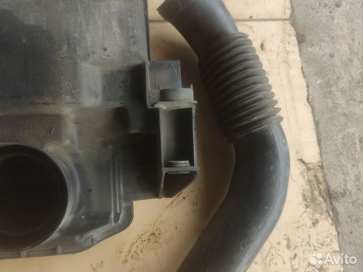 Корпус воздушного фильтра Renault duster