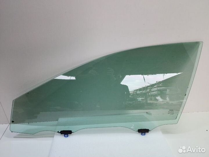 Стекло двери опускное переднее левое Toyota Camry