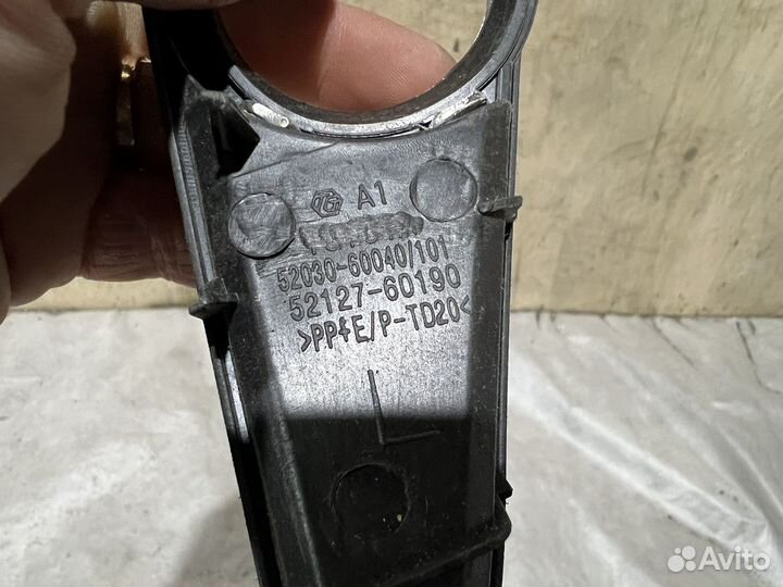 Накладка противотуманной фары lexus gx460