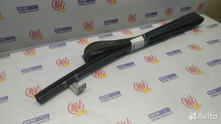 Уплотнитель передней двери левый левый, Hummer H3