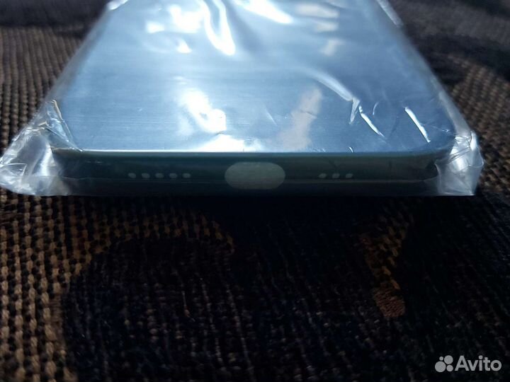 Чехол на iPhone 13