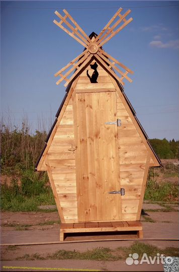 Уличный туалет деревянный