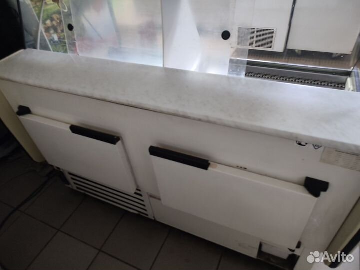 Холодильная витрина бу