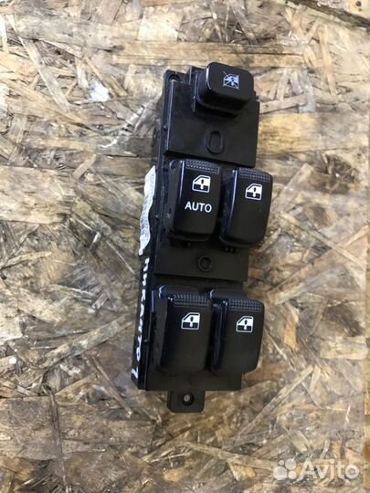 Блок управления стеклоподъемниками передний левый